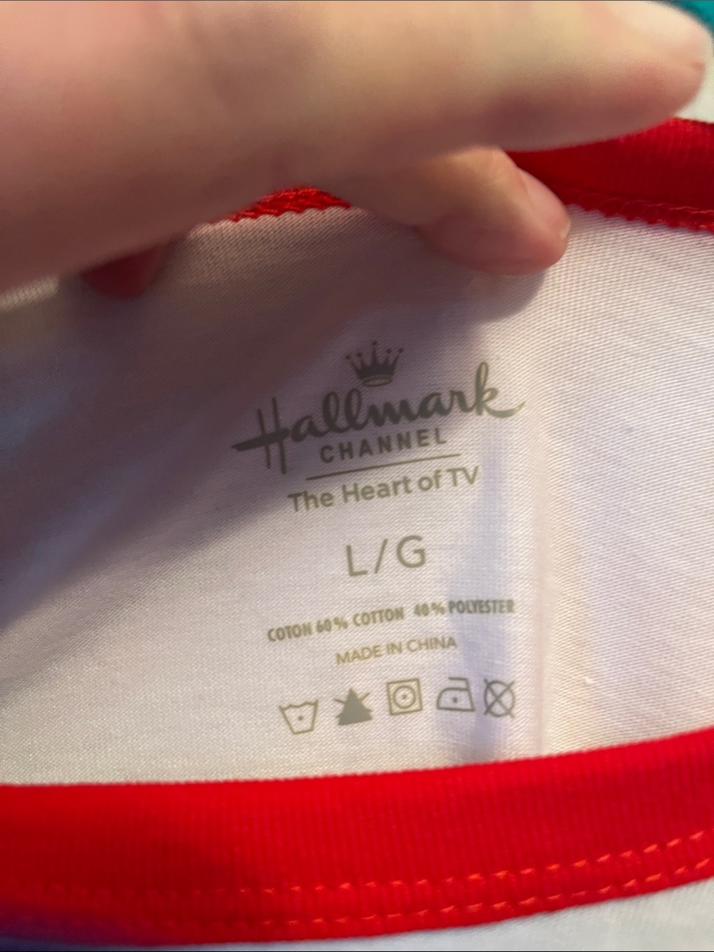 Hallmark Channel NWT Christmas Raglan Graphic Tee Large Fa-La-Love Red White - Picture 3 of 16